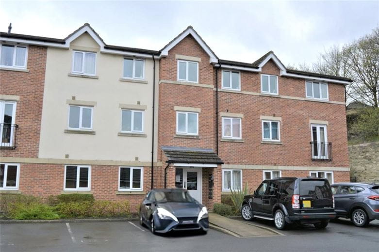 2 bedroom flat, Blackthorn Drive, Huddersfield HD3 - Let Agreed