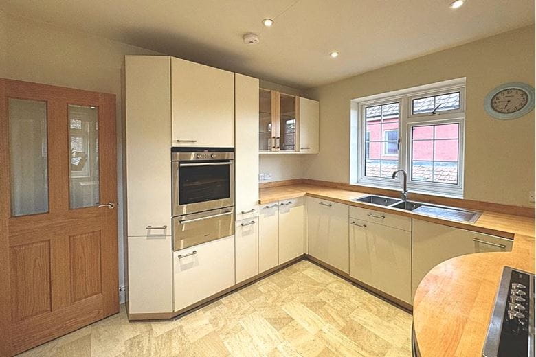 2 bedroom flat, Bootham Crescent, York YO30 - Available