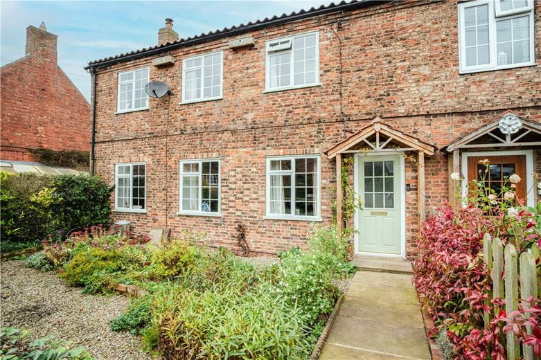 3 bedroom cottage, Main Street, Linton on Ouse YO30 - Available